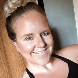 Meet your Posher, Caitlin